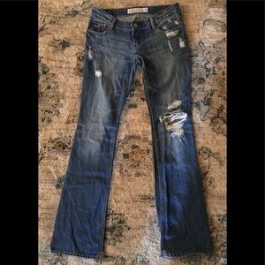 Hollister Distressed Jeans. Like New! 😍